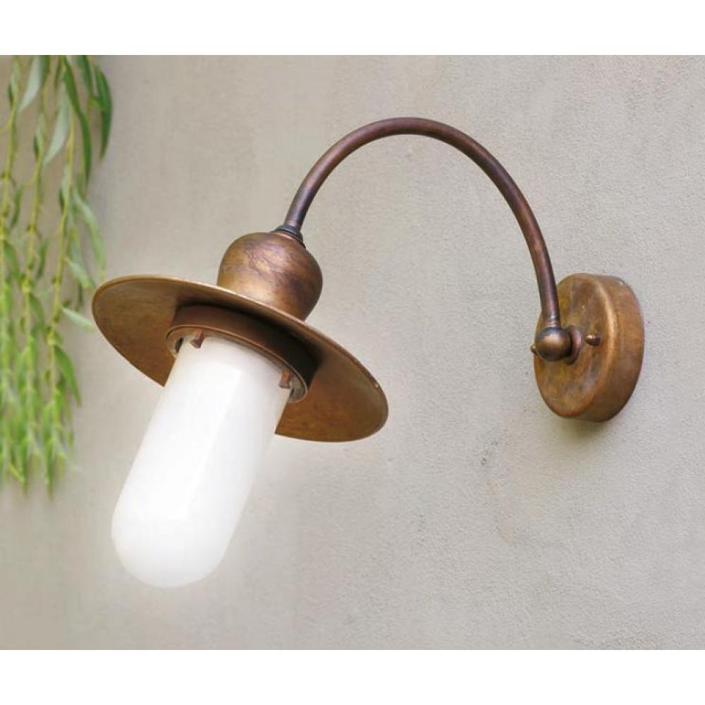 kulteri rez lampa igenyes toszkan videki rusztikus vizallo mediteterran falikar antikolt rez vilagitas balaton felujitas hazfal kulterre provence imas lameridiana lakberendezes provansz hazfal.jpg